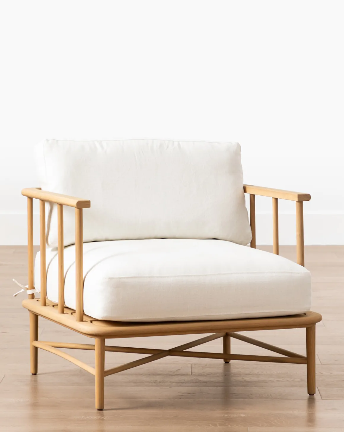 Alma Lounge Chair