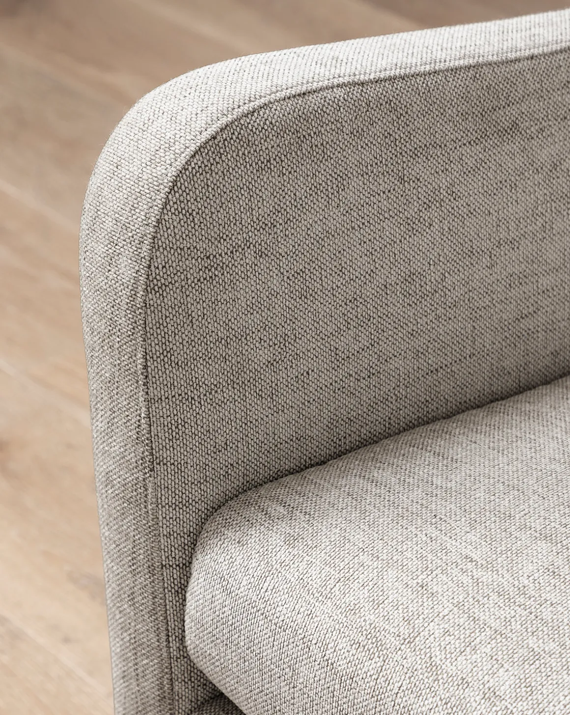 Commodore Settee 68"