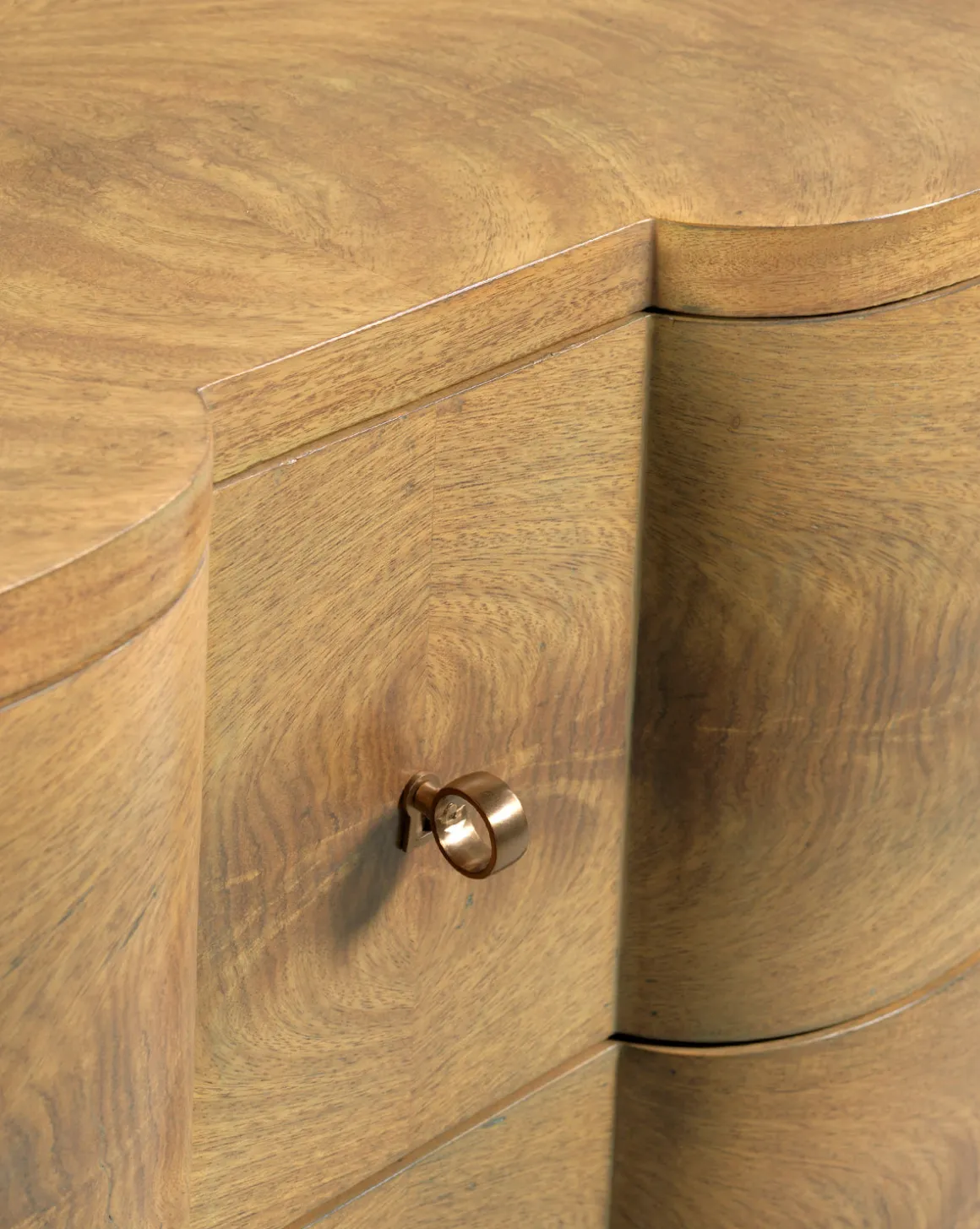 Eliasson Chest