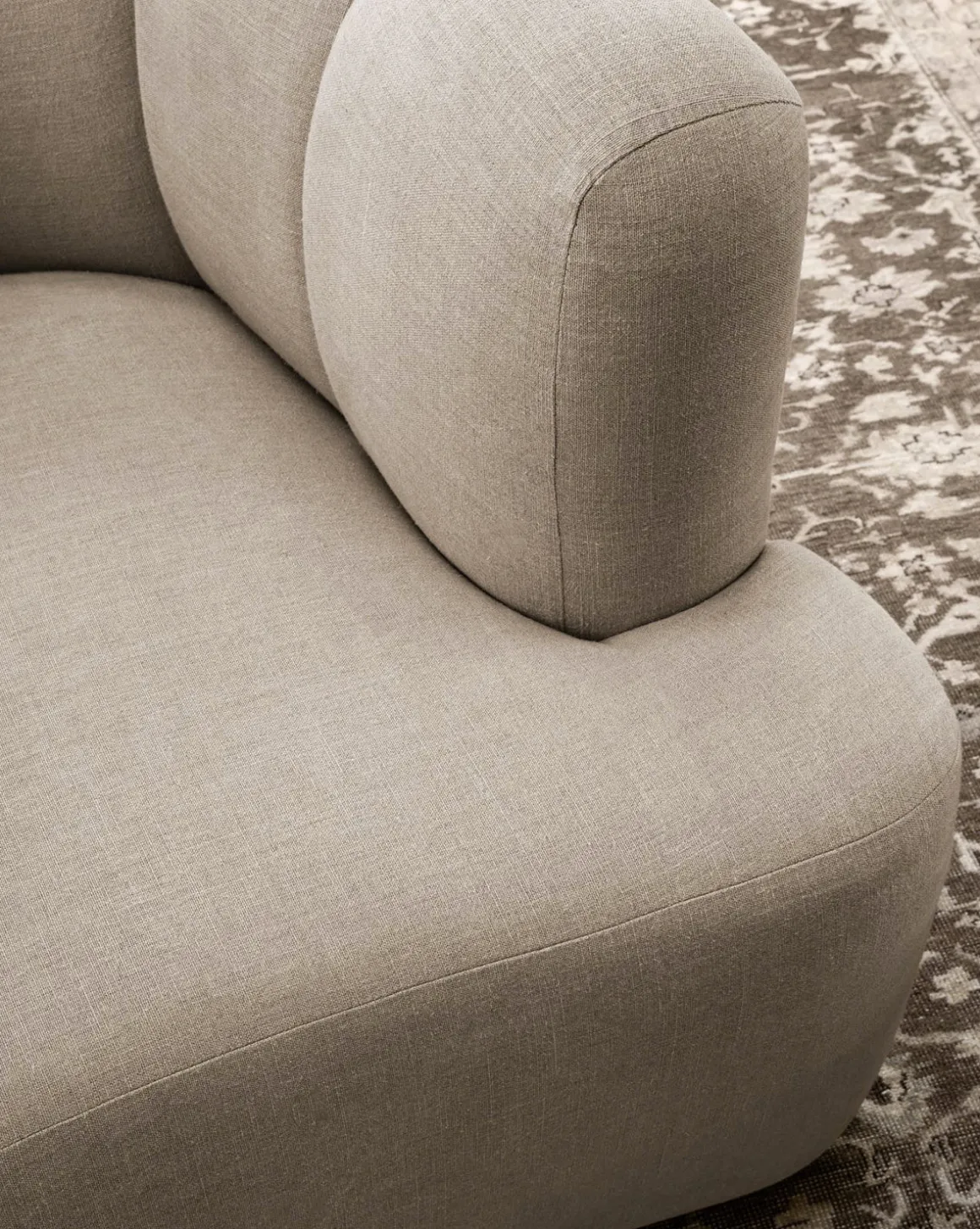 Ines Lounge Chair