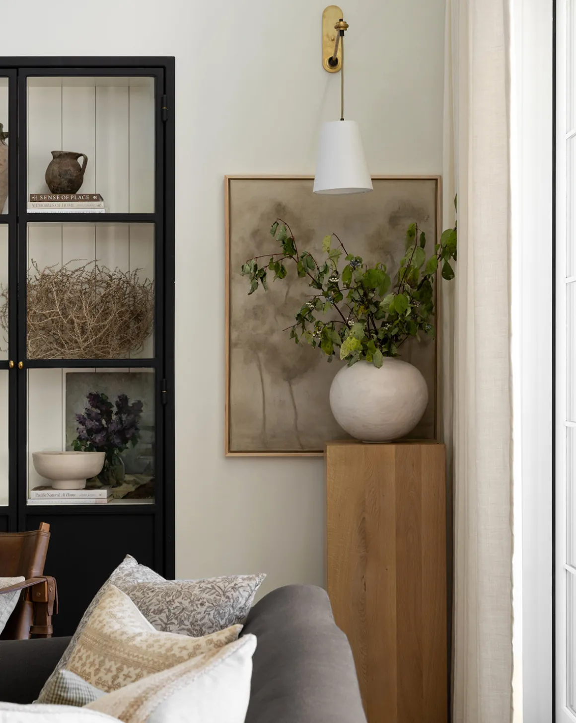 Marlow Pedestal