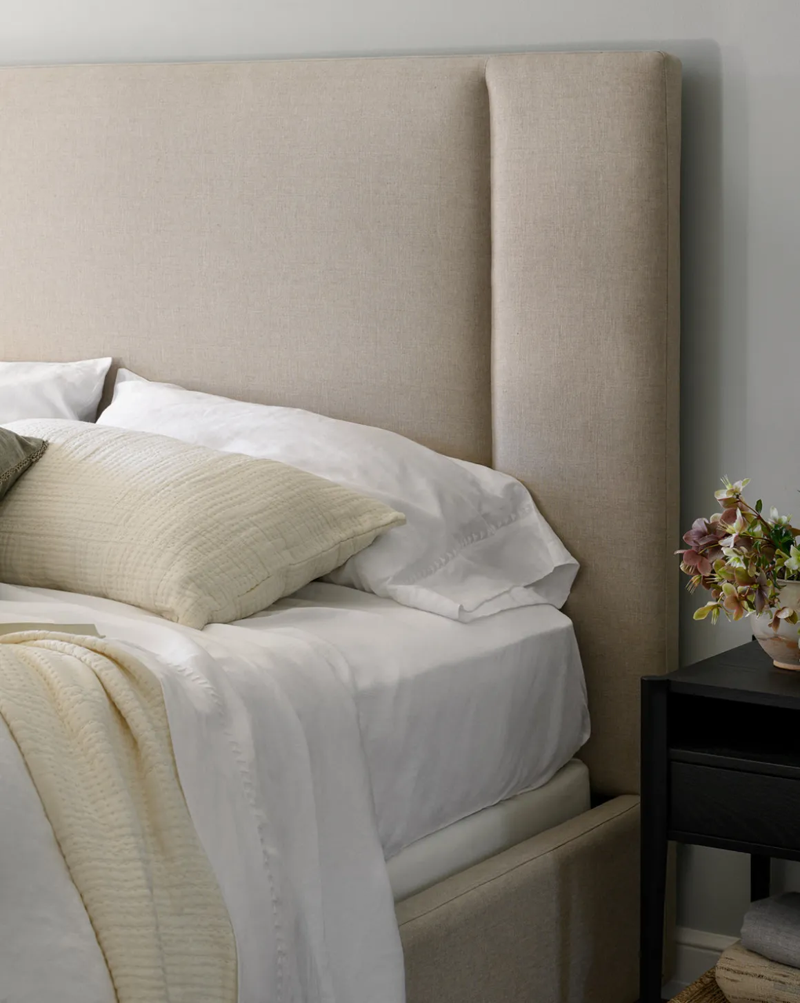 Mina Bed