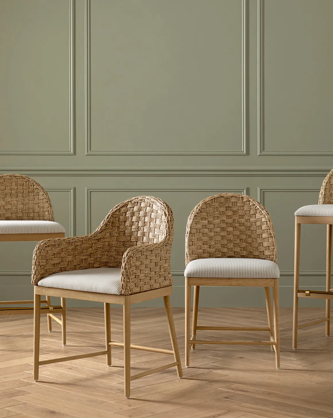 Molly Stool