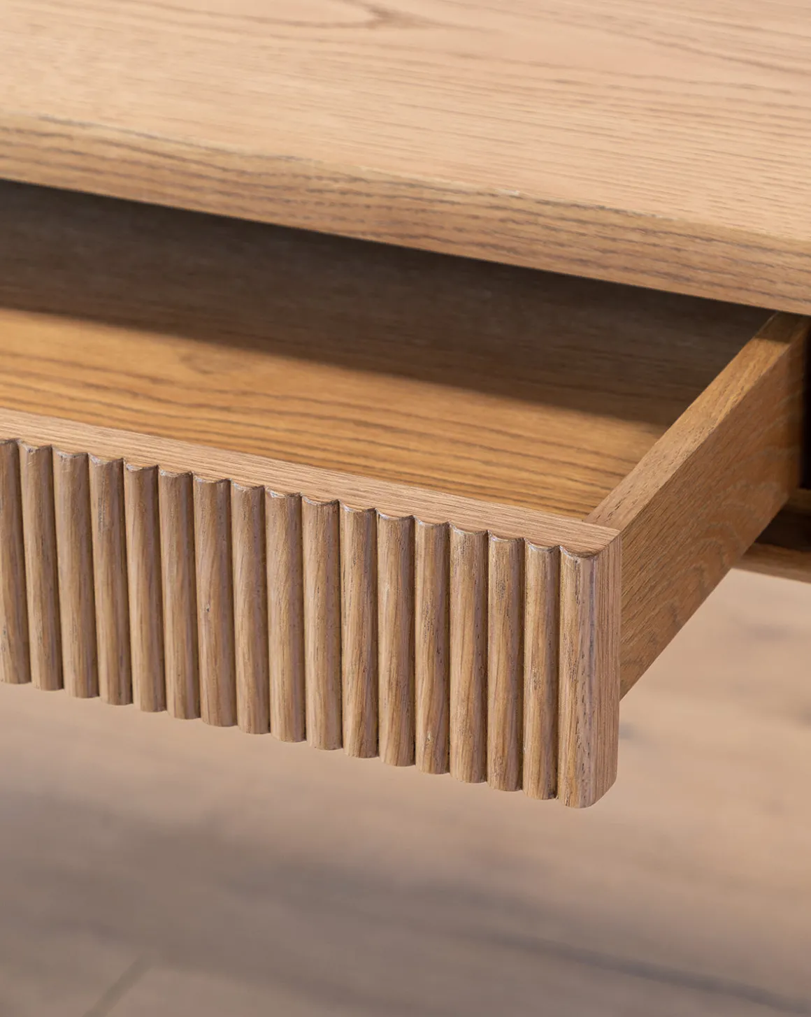 Pieter Desk