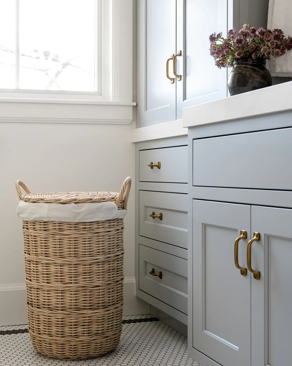 Rattan Lidded Laundry Bin