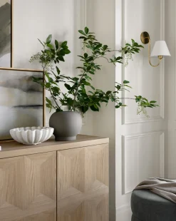 Wainwright Single Swoop Sconce