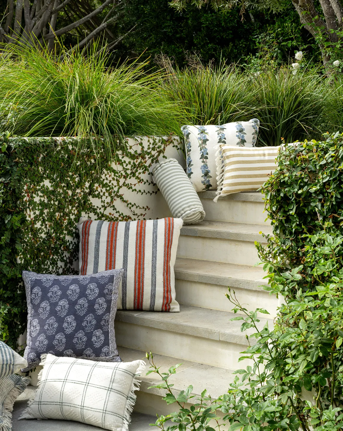 Yardley Indoor/Outdoor Pillow